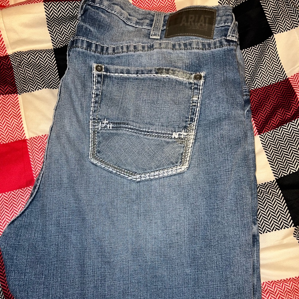 Men’s Ariat Relaxed M2 Bootcut jeans.